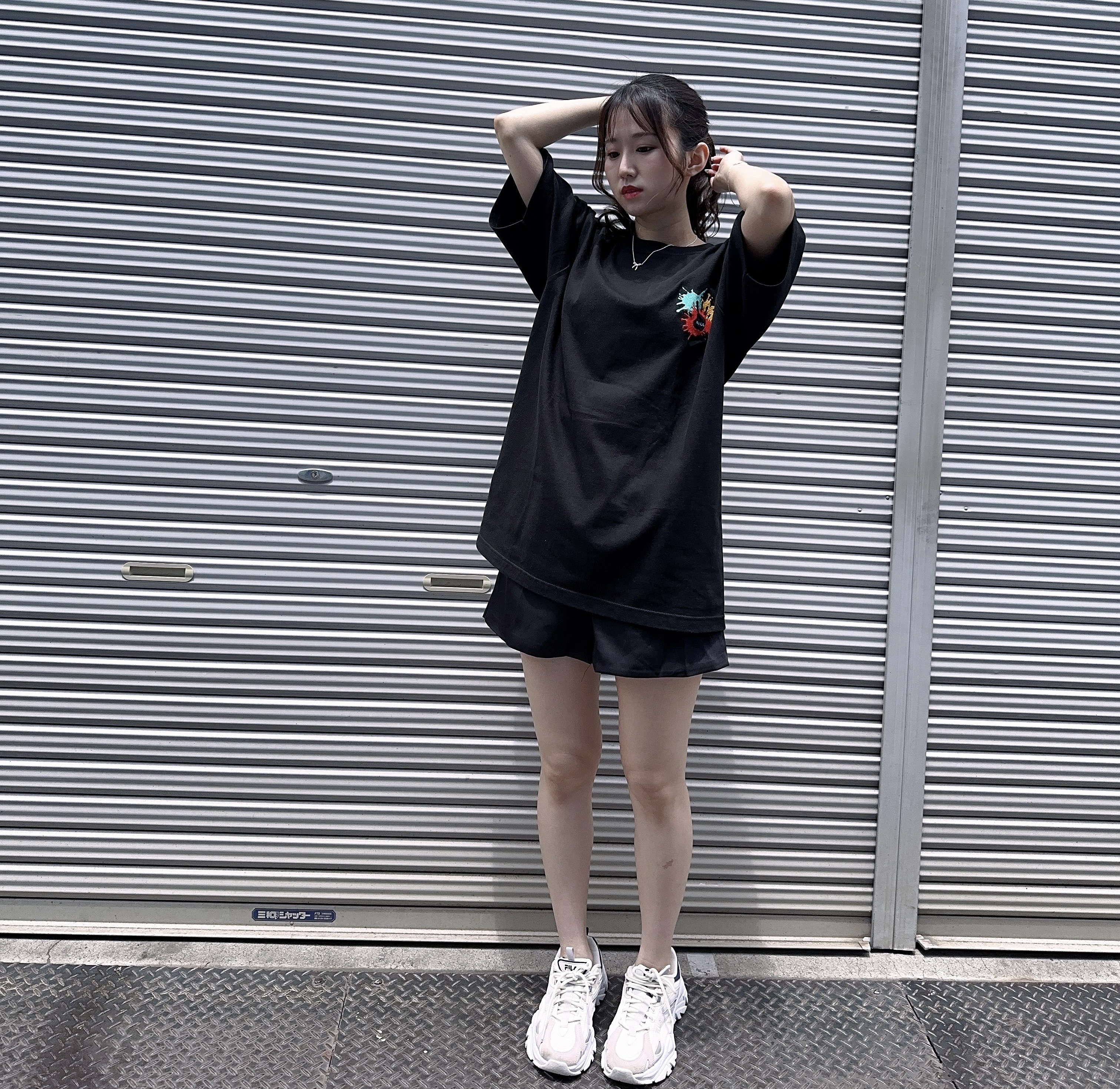NIKA BRAND ロゴTシャツ